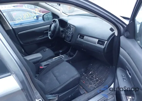 2016 Mitsubishi Outlander Es z USA, uszkodzony, nr VIN JA4AD2A32GZ044370